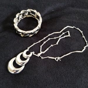 Silver necklace and bracelet set